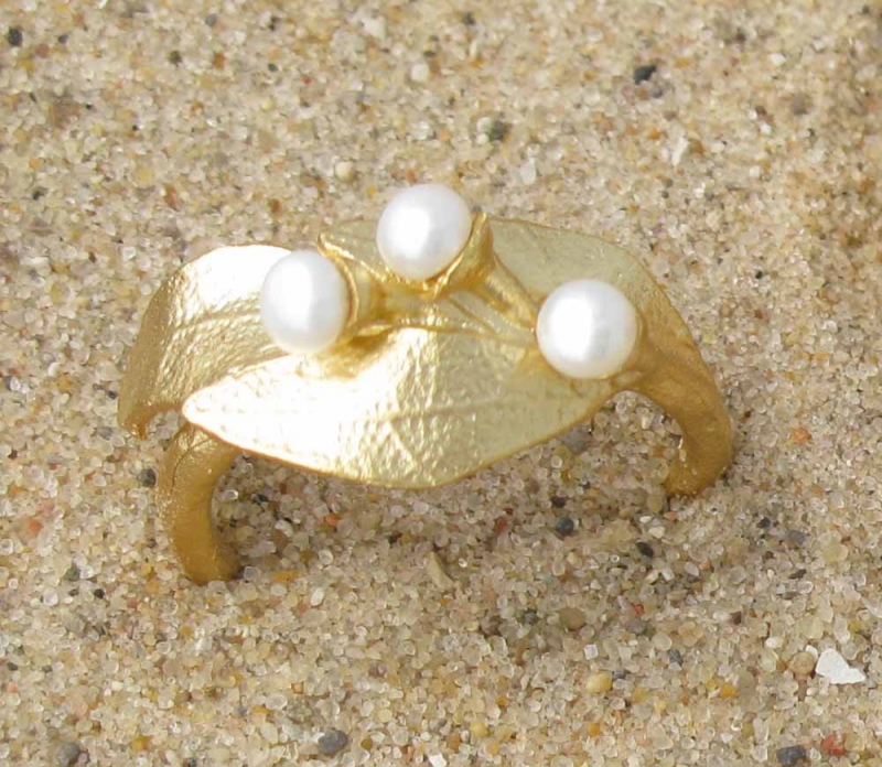 Bay Laurel Ring with Pearls